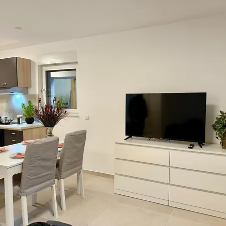 Apartment Mira 7