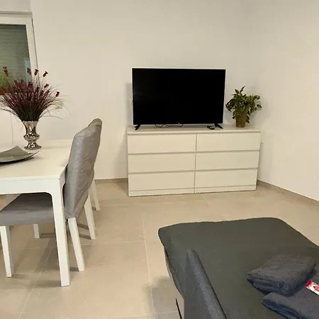 Mira 7 Apartment *